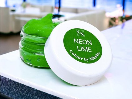 Colour by Nikola to profesjonalne farby do włosów NEON LIME, które są używane w salonach fryzjerskich, ale ć w domu.