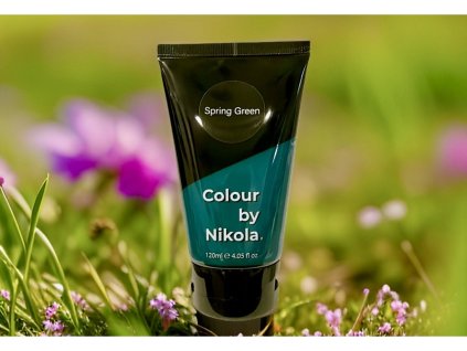 Colour by Nikola to profesjonalne farby do włosów SPRING GREEN, które są używane w salonach fryzjerskich, ale ć w domu.