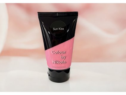 Colour by Nikola to profesjonalne farby do włosów SUN KISS, które są używane w salonach fryzjerskich, ale ć w domu.