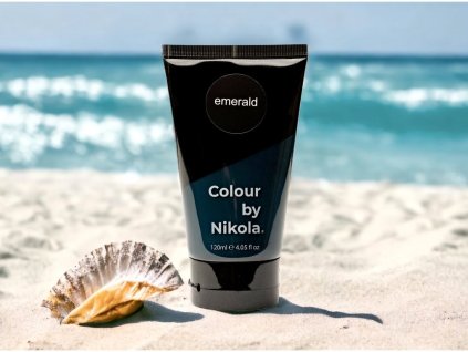 Colour by Nikola to profesjonalne farby do włosów EMERALD, które są używane w salonach fryzjerskich, ale ć w domu.