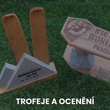 Trofeje, ocenění a medaile z betonu a dřeva