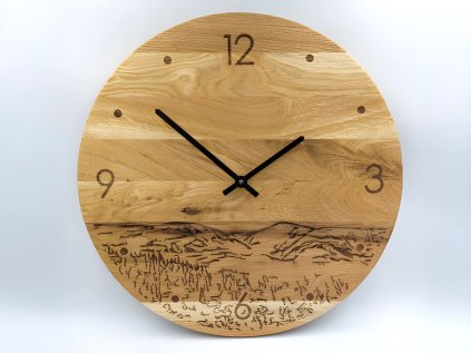 drevene nastenne hodiny gravirovani 01 min
