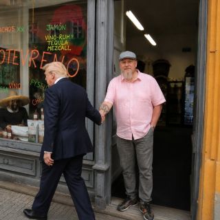 Kamennou prodejnu už bohužel nemáme, ale stále jedem onlajn www.comidarapida.cz a louňákům můžeme balíček nechat ve...