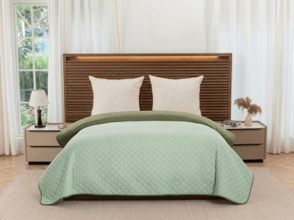 Zelený přehoz na postel MICROVELLE pro elegantní a útulnou ložnici