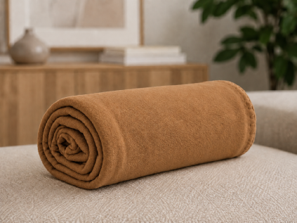 Fleecová deka FLEORA tmavě hnědá z měkkého a příjemného materiálu