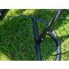 Scaun suspendat KOKON negru cu suport stil modern si elegant