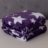 Hřejivá mikroplyšová deka HVĚZDY fialová – ideální pro chladné zimní večery