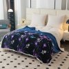 Mikroplyšová beránková deka VIOLET BUTTERFLY tmavě modrá s fialovými motýly