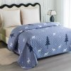 Zimní přehoz na postel JELEN A STROM šedý s lesním vzorem