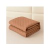Designový přehoz LANTA hnědý pro teplý vzhled ložnice