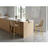 Elegantní barová židle POZZA VELVET hnědá do moderní kuchyně