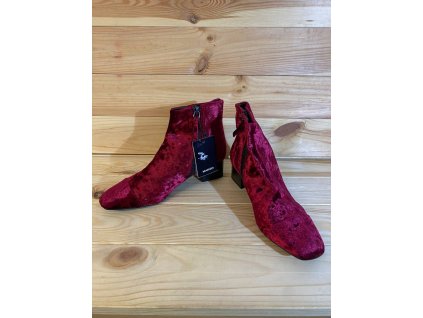 photo 48 2025 10 12 21 53 48