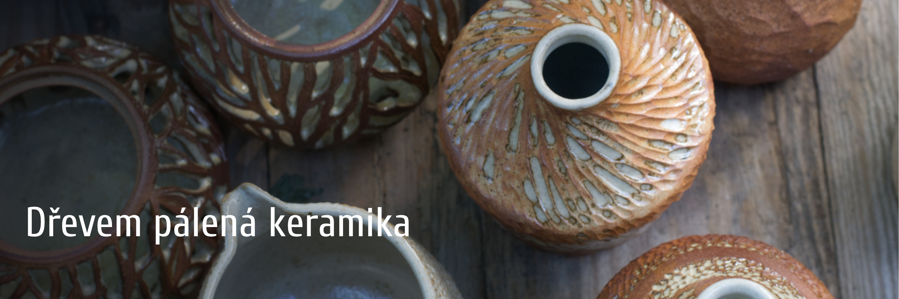 Dřevem pálená keramika
