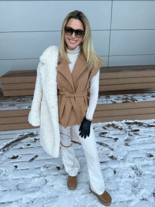 Vlněná vesta? Zahřeje, neškrábe a je naprosto univerzální! 🤎 Vy ji ještě nemáte? No my jen, že na ni máme -25% slevu! 🤭🔥...