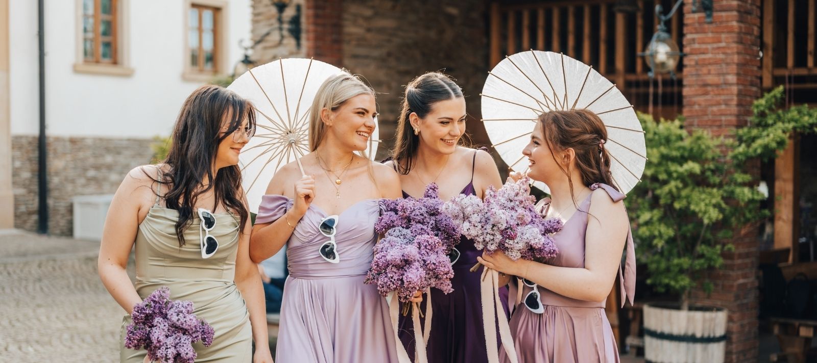 nové šaty pro družičky 2025