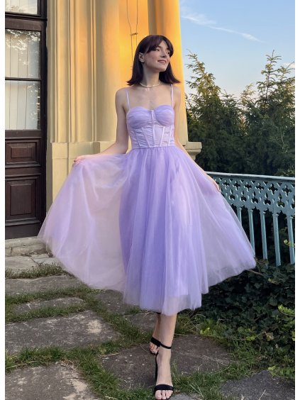 Lila korzetové midi šaty pro družičky