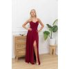 Jednoduché vínové dlouhé šaty na večer