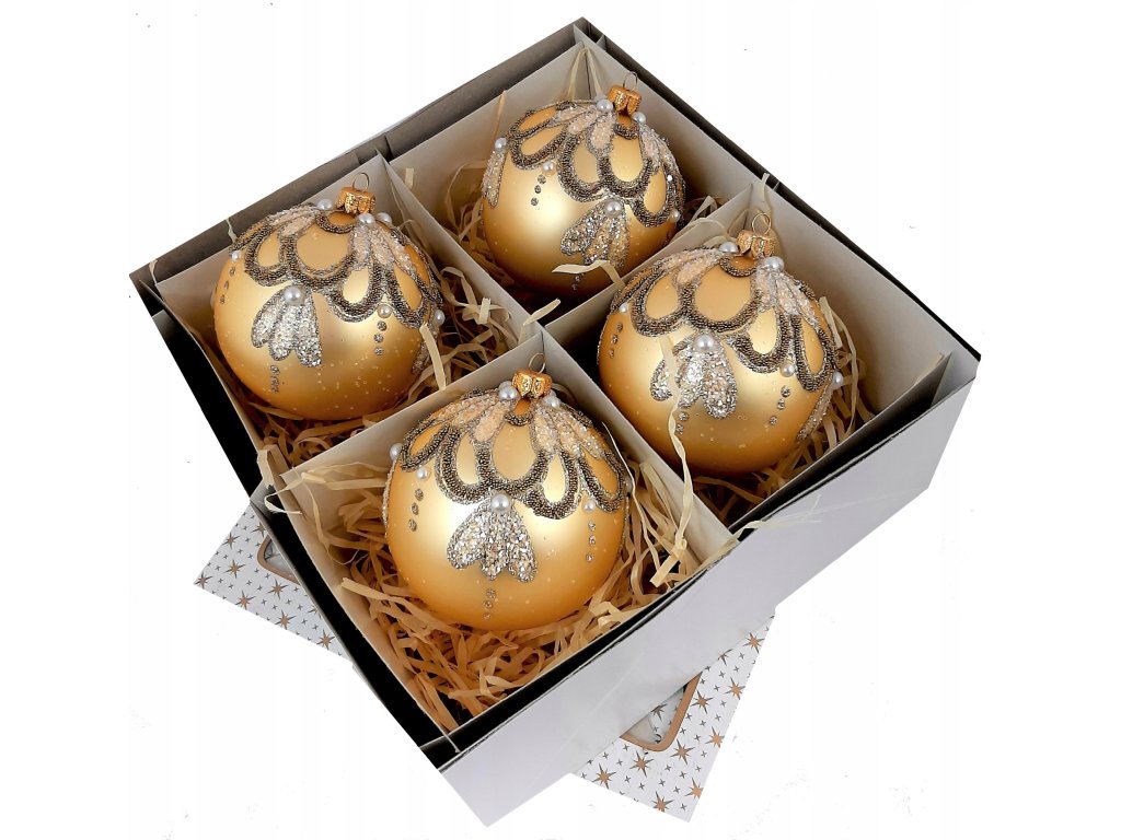 Ručne zdobené sklenené vianočné gule – zlatý set s perlami a luxusným vintage vzorom (4 ks, Ø 10 cm)