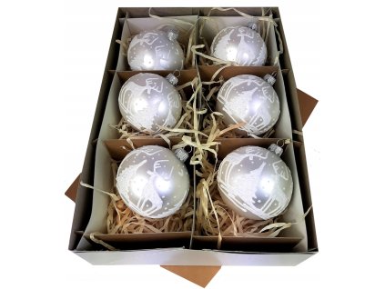 Ručne zdobené sklenené vianočné gule – biele so sobím motívom a stromčekom (6 ks, Ø 8 cm)