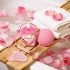 Ružová darčeková spa sada Rose s vonnou sviečkou, masážnym valčekom z ruženínu a kúpeľnou bombou v relaxačnom prostredí