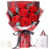Rozmery a balenie večnej kytice z pravých červených ruží s vázou