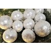 Ručne zdobené sklenené vianočné gule – biele s jemným ornamentom a perleťovým leskom (6 ks, Ø 8 cm)