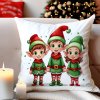 Dekoračný vankúš s tromi usmiatymi vianočnými elfmi v zeleno-červených kostýmoch – 40x40 cm