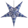 Vianočná hviezda 60 cm – kráľovsky modrá papierová dekorácia s farebným vitrážnym vzorom, nesvietiaca verzia