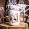 Porcelánový hrnček s motívom jeleňa v lese – elegantný darček pre milovníkov prírody