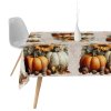 Detail teflónového obrusu s jesenným motívom tekvíc a slnečníc – vodoodolný povrch s jemnými bodkami