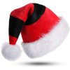 Červeno-čierna mikulášska čiapka z mäkkého plyšu s bielym lemom a brmbolcom – zamatová a elegantná verzia klasickej čiapky