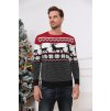 Pánsky červený vianočný sveter so sobím motívom a vločkami – severský štýl pri ozdobenom stromčeku