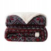 Mäkká sivá vianočná deka s barančekom a červenými severskými vzormi – teplá obojstranná prikrývka pre zimné dni