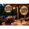 Závesné svetelné gule 30 cm na terase – dekoratívne teplé LED osvetlenie.