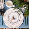 elánový dezertný tanier Zimná harmónia – súčasť sviatočného servisu s motívom stromčeka a vetvičiek, ideálny na koláče, torty a vianočné sladkosti