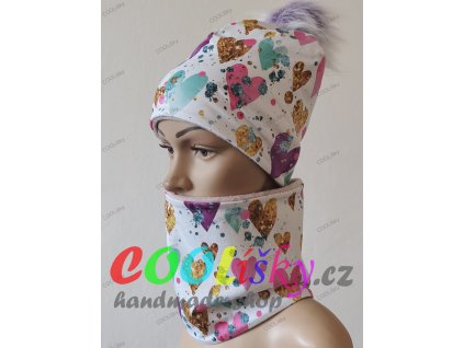 Zimní holčičí čepice s nákrčníkem srdíčka bílá