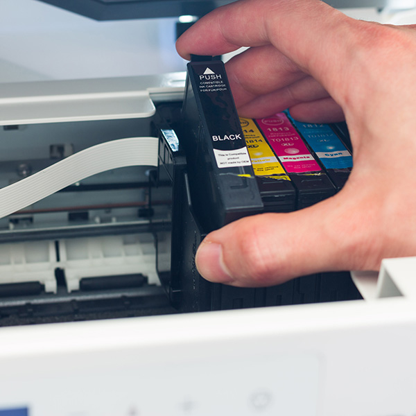 Výber správnej tlačiareň pre vaše podnikanie: Rozdiely medzi atramentovými a laserovými tlačiarmi, top funkcie, údržba a bezpečnosť