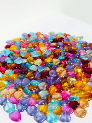 Nová kolekce CANDY COLOR 🤩 jako mix i každá barva samostatně. Různé tvary i velikosti. Vice na webu www.corallio.cz