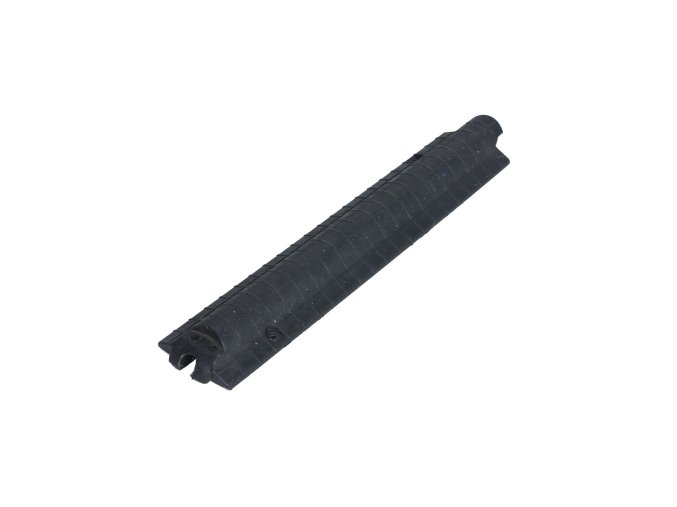 Ochrana kabelů spojovatelná, délka 0,8 m, šířka 150 mm, 1 otvor průměr 25 mm, černá