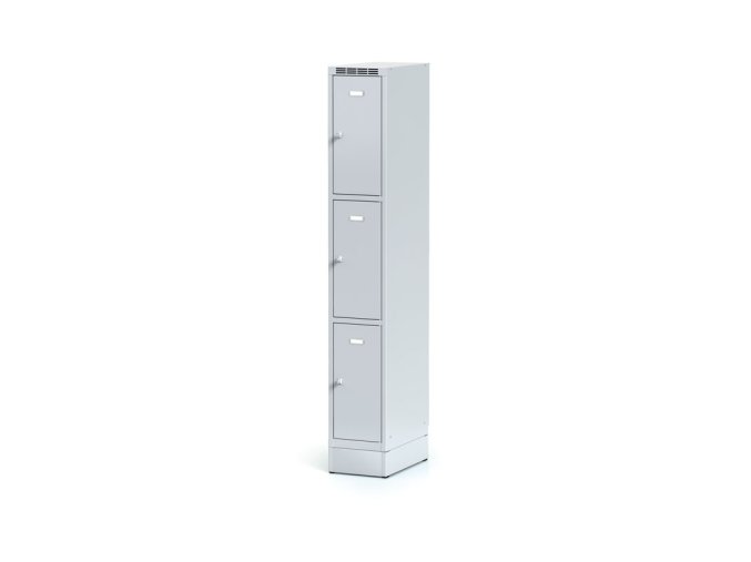 Šatní skříňka s úložnými boxy na soklu, 1920 x 300 x 500 mm, 3 boxy, cylindrický zámek, šedé dveře