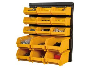 cerna plastova stena na naradi s boxy 15 boxu 2114