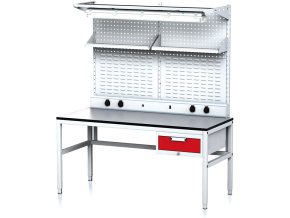 nastavitelny dilensky stul mechanic ii perfopanel police osvetleni 1 zasuvkovy box na naradi 1600x700x745 985 mm seda cervena 18031