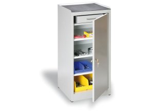 dilenska policova skrinka na naradi 3 police 1 zasuvka 450 x 450 x 1020 mm sede dvere 1580