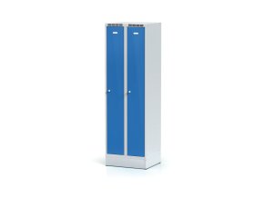 kovova satni skrinka na soklu 2 oddily 1920 x 600 x 500 mm cylindricky zamek modre dvouplastove dvere 10878