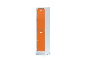 satni skrinka s uloznymi boxy na soklu 2 boxy 1920 x 400 x 500 mm cylindricky zamek oranzove dvere 11286