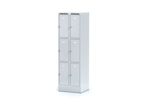 Šatní skříňka s úložnými boxy na soklu, 6 boxů, 1920 x 600 x 500 mm, cylindrický zámek, šedé dveře