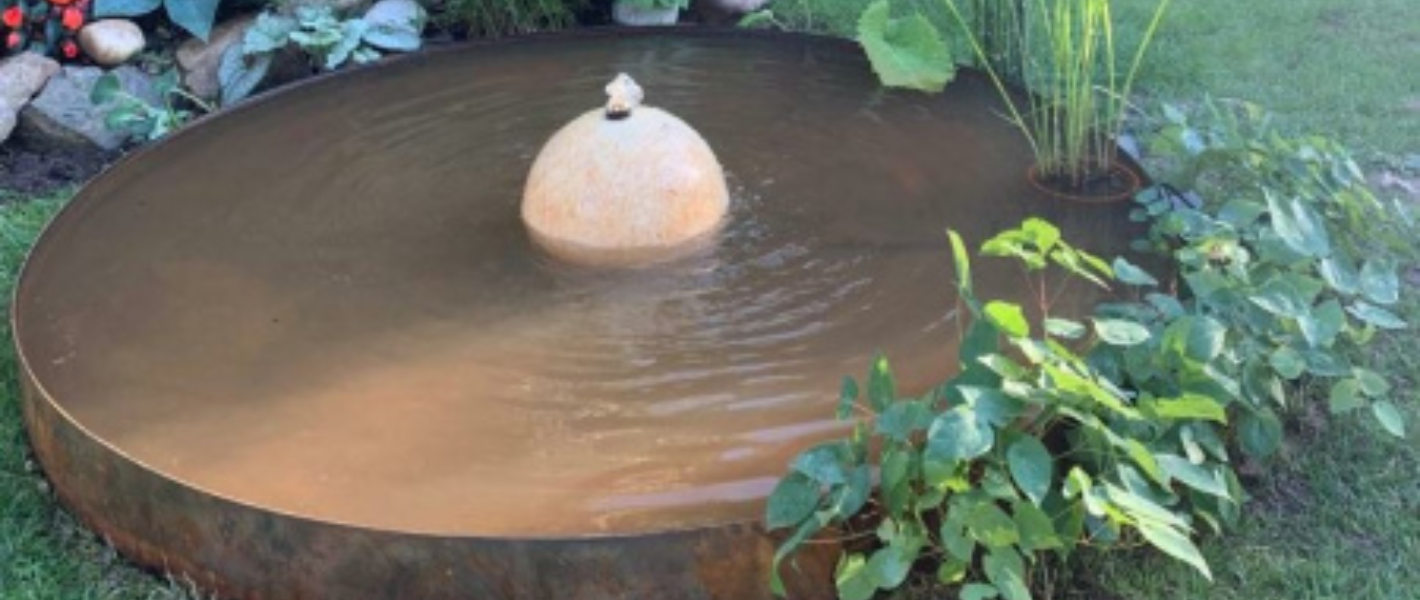 Velkorysá vodní mísa na míru