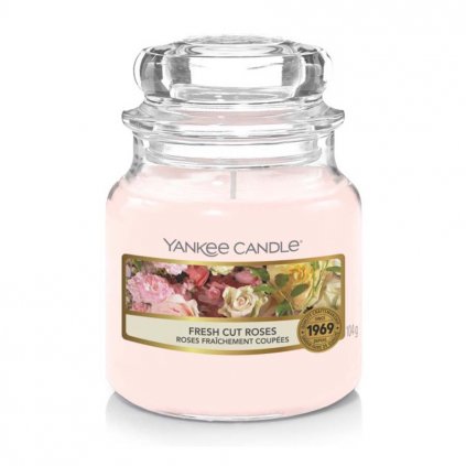 yankee candle fresh cut roses svicka mala