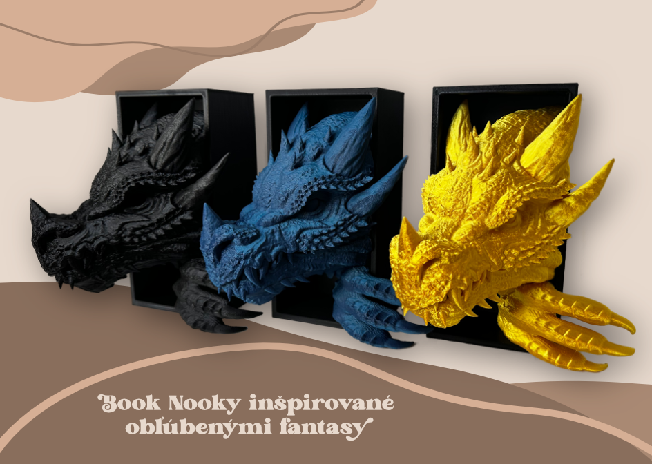 Tri detailne prepracované 3D dračie hlavy v čiernej, modrej a zlatej farbe vychádzajúce z Book Nook dekorácií, inšpirovaných fantasy svetmi.