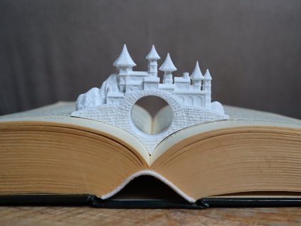 Hrad na moste držiak na knihu biely 1